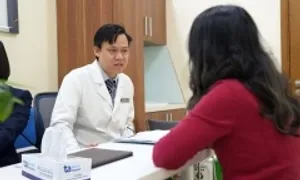 Vì sao phụ nữ tuổi mãn kinh khó giảm cân?
